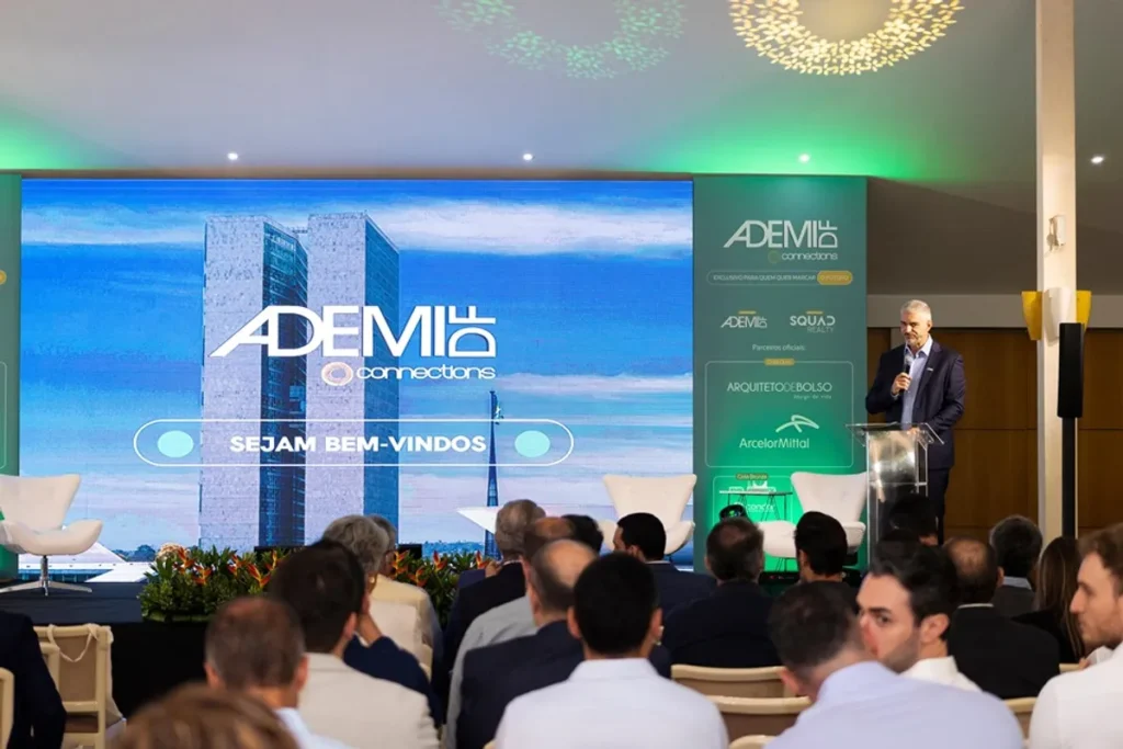 Evento Ademi-DF Connections reunindo profissionais do mercado imobiliário para discutir inovação e tendências em Brasília.