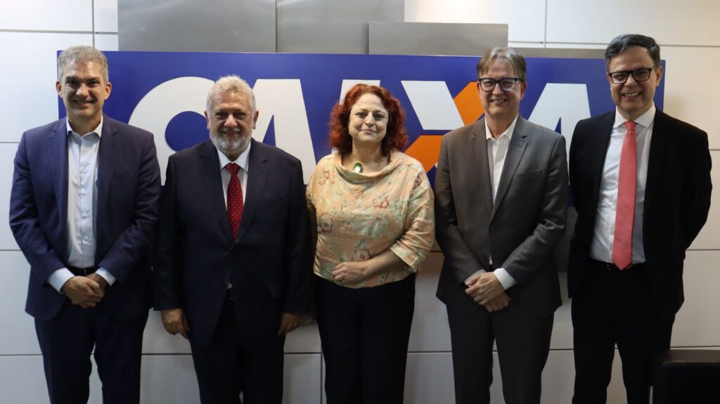 Reunião entre representantes da CBIC e da Caixa Econômica Federal em Brasília discutindo habitação