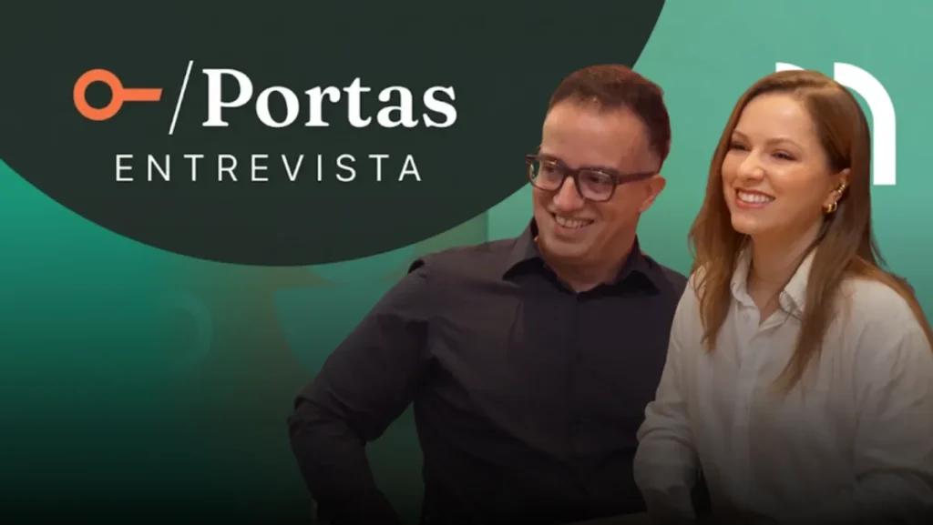 Equipe da F1 Cia. Imobiliária em reunião colaborativa
