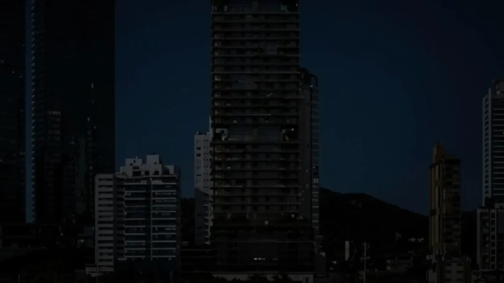 Empreendimento imobiliário de luxo com assinatura de grife em Balneário Camboriú.