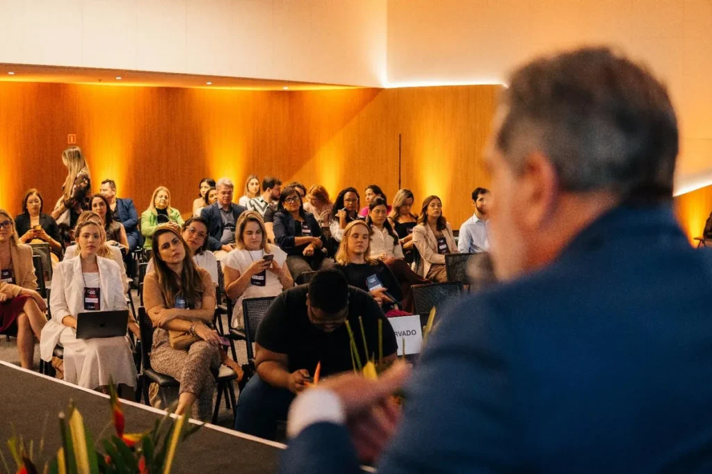 Profissionais debatem tendências e oportunidades no mercado imobiliário durante o Imobi Talks II no Recife.
