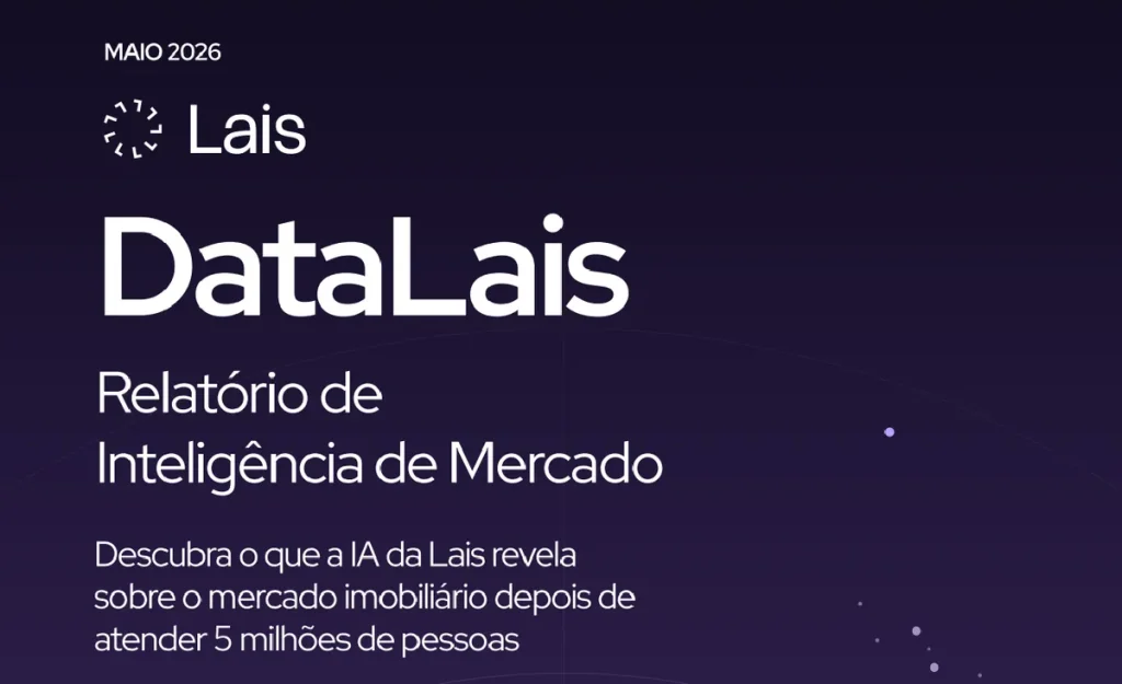 Executivos analisando dados de leads imobiliários em relatório