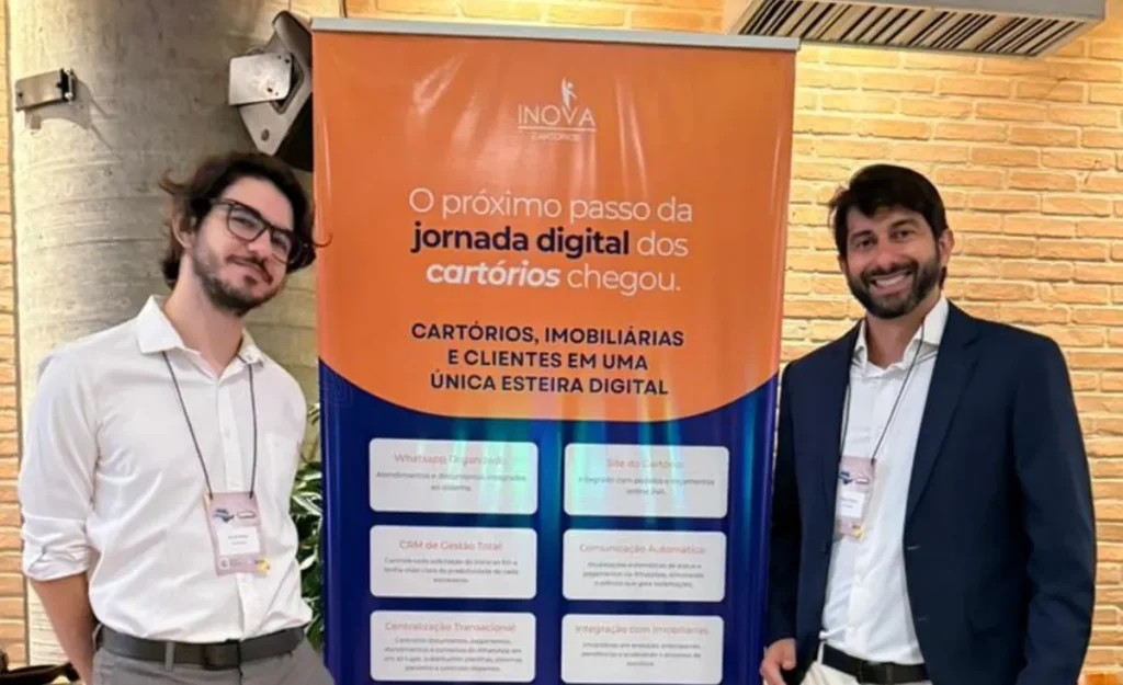 Executivos da PipeImob e Inova Cartórios celebram aquisição para integrar processos imobiliários