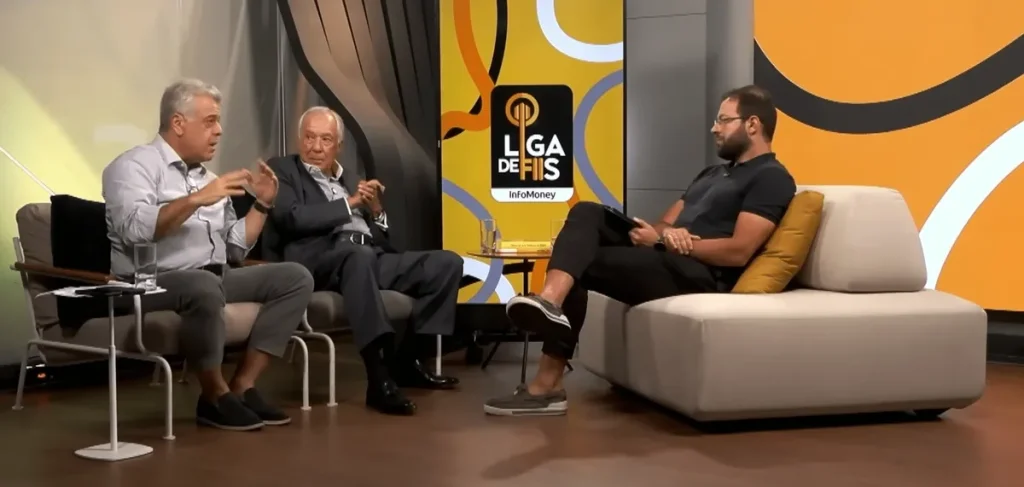 Professor da USP explicando sobre investimentos em fundos imobiliários